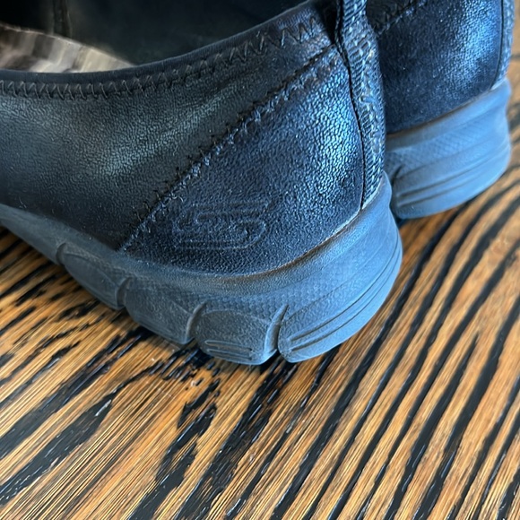 Sketchers air cooled, memory foam slip on loafers. 9.5 - Picture 8 of 9